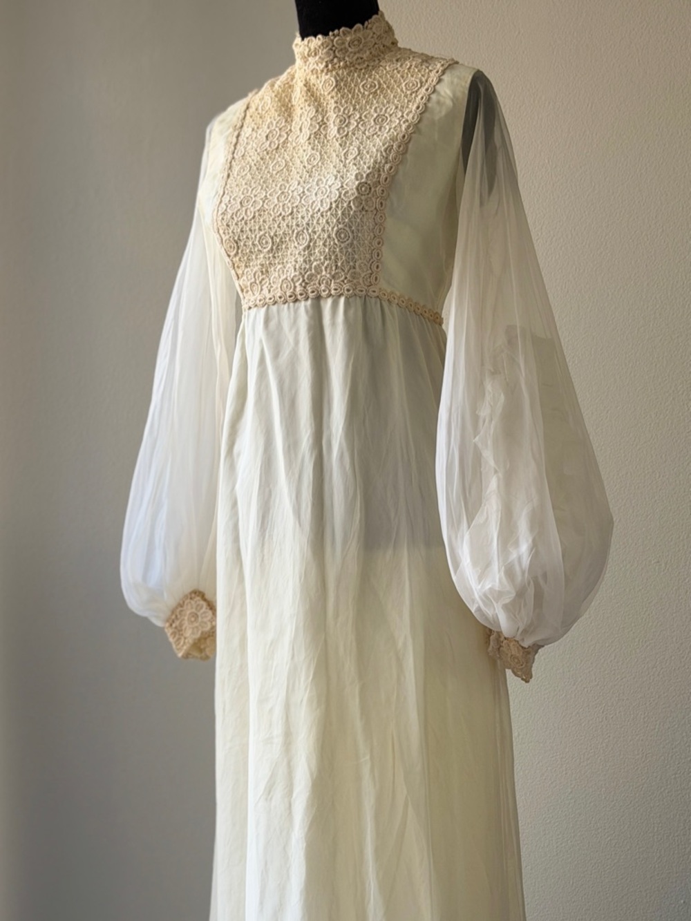 Vintage Cream Maxi Dress with Lace Accents - Picture 3 of 5